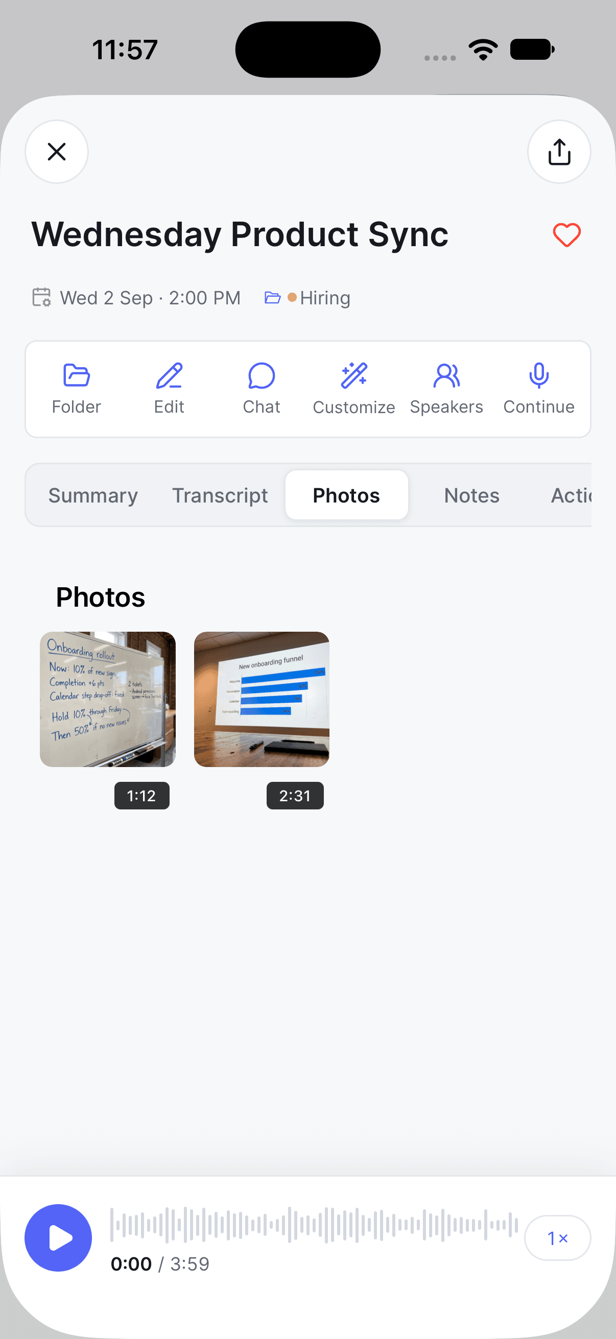 Der Photos-Tab auf dem iPhone mit zwei Meeting-Fotos, aufgenommen bei 1:12 und 2:31
